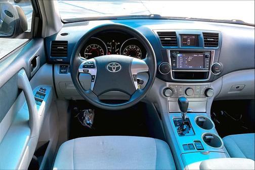2013 Toyota Highlander SE