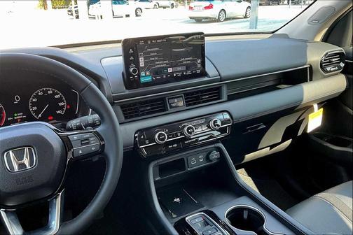 2025 Honda Pilot Touring 8-Passenger