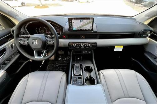 2025 Honda Pilot Touring 8-Passenger