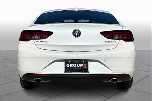 2018 Buick Regal Sportback Essence