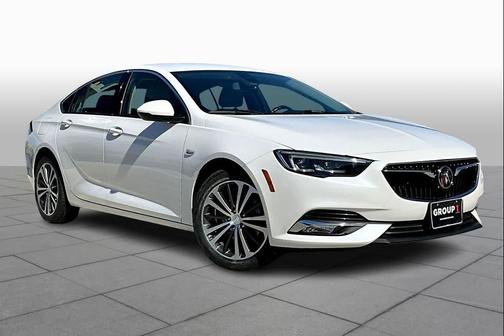 2018 Buick Regal Sportback Essence
