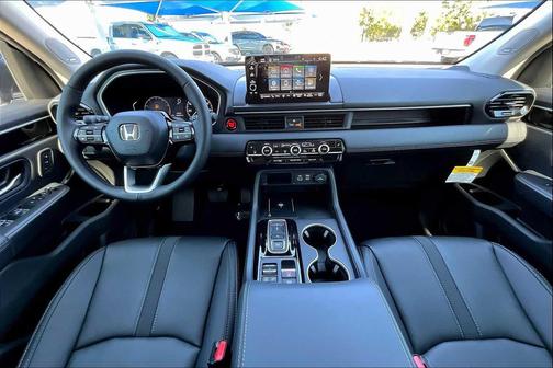 2025 Honda Pilot Touring 8-Passenger