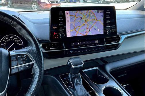 2022 Toyota Sienna Limited 7-Passenger