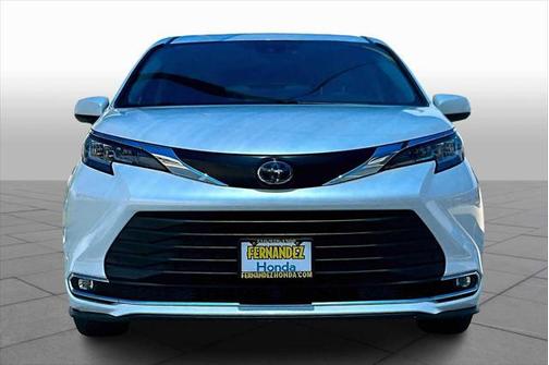 2022 Toyota Sienna XLE 7 Passenger