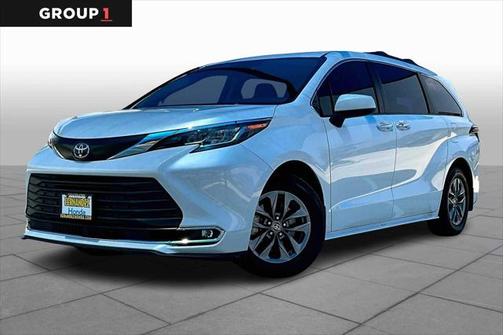 2022 Toyota Sienna XLE 7 Passenger