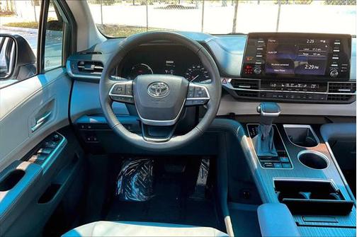 2022 Toyota Sienna XLE 7 Passenger