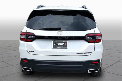 Platinum White Pearl 2025 Honda Pilot Black Edition