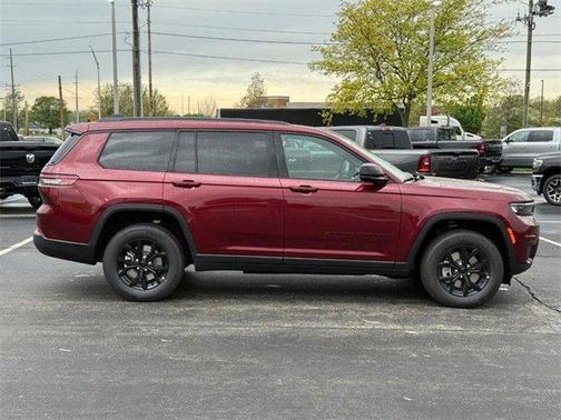 2025 Jeep Grand Cherokee L Laredo