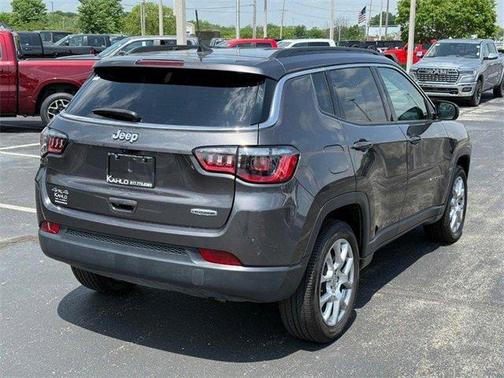 2022 Jeep Compass Latitude Lux