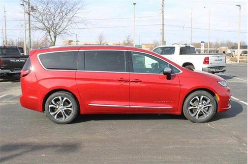 2025 Chrysler Pacifica Pinnacle