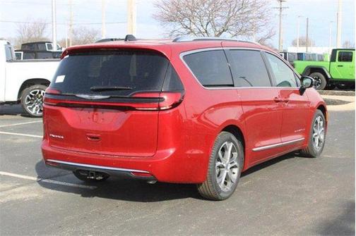 2025 Chrysler Pacifica Pinnacle