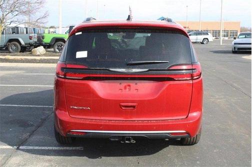 2025 Chrysler Pacifica Pinnacle