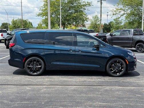 2025 Chrysler Pacifica Limited