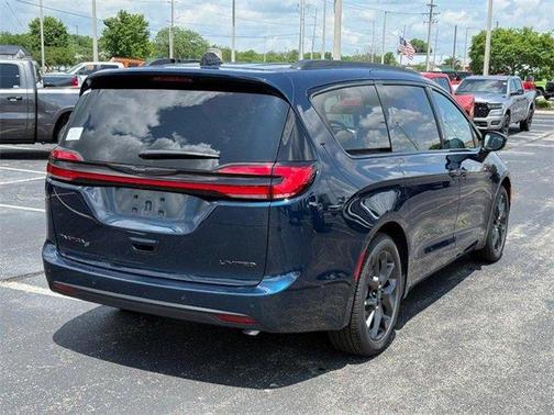 2025 Chrysler Pacifica Limited