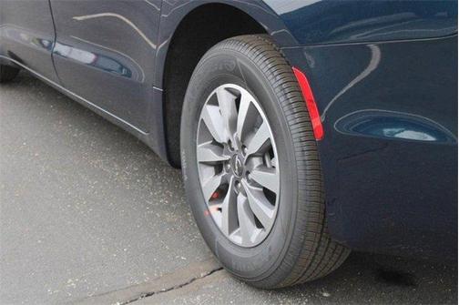 2025 Chrysler Pacifica Hybrid Select