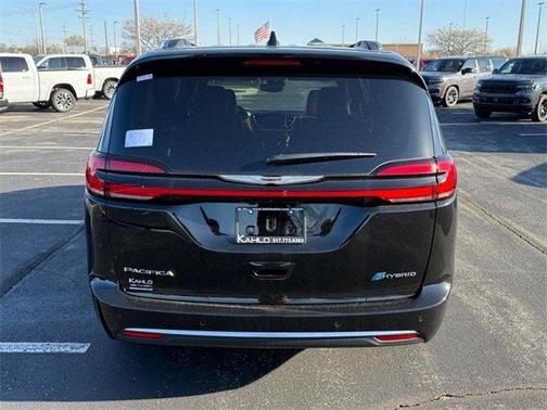 2025 Chrysler Pacifica Hybrid Pinnacle