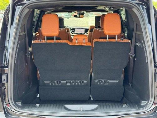 2025 Chrysler Pacifica Pinnacle