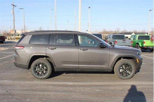 2025 Jeep Grand Cherokee L Laredo