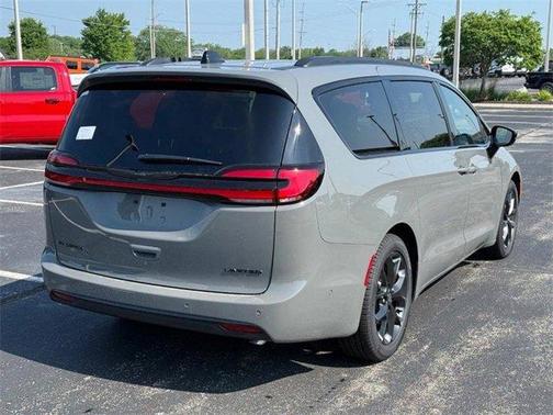 2025 Chrysler Pacifica Limited