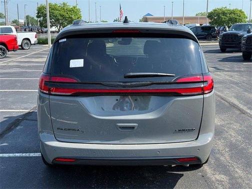 2025 Chrysler Pacifica Limited