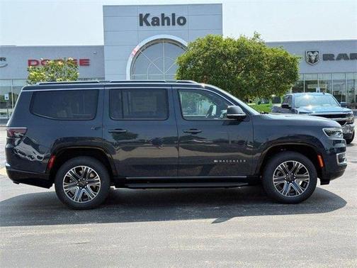 2025 Jeep Wagoneer Base
