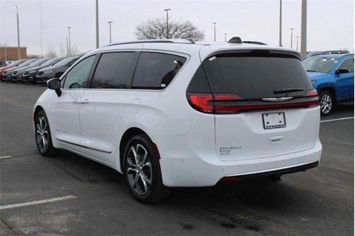 2025 Chrysler Pacifica Pinnacle