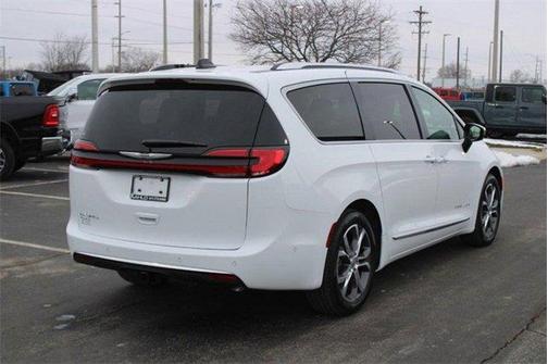 2025 Chrysler Pacifica Pinnacle