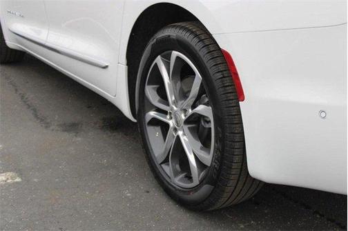2025 Chrysler Pacifica Pinnacle