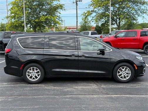 2022 Chrysler Pacifica Touring-L