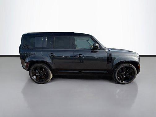 2026 Land Rover Defender P400 X-Dynamic SE