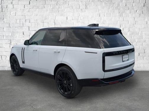 2025 Land Rover Range Rover P530 SE