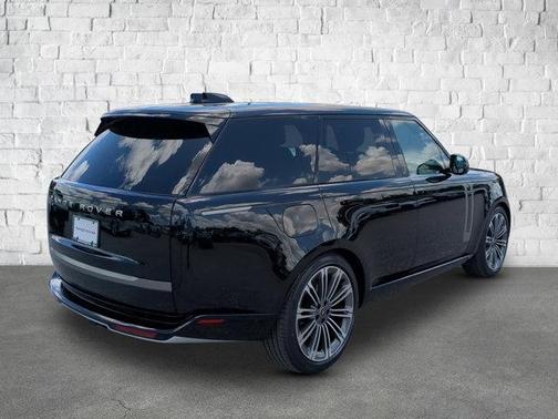 2025 Land Rover Range Rover P400 SE