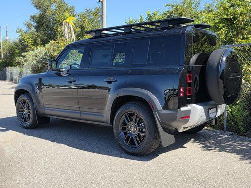 2025 Land Rover Defender 110 P300
