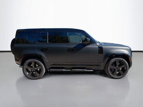 2026 Land Rover Defender X-Dynamic SE