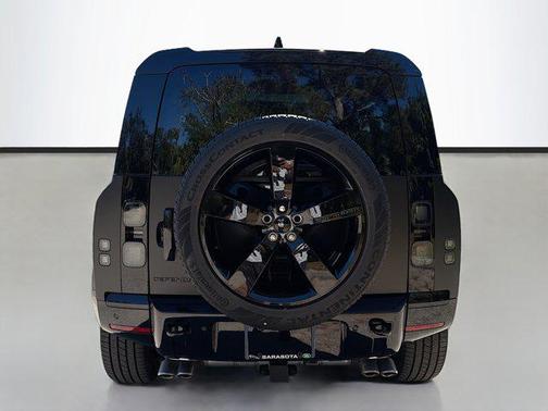 2026 Land Rover Defender X-Dynamic SE