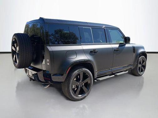 2026 Land Rover Defender X-Dynamic SE