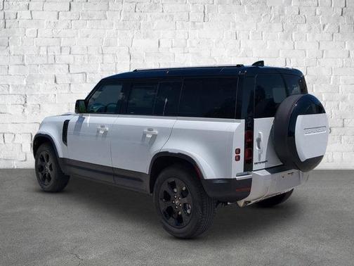 2025 Land Rover Defender 110 P300
