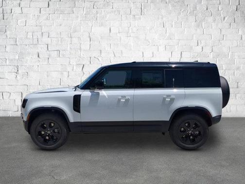2025 Land Rover Defender 110 P300