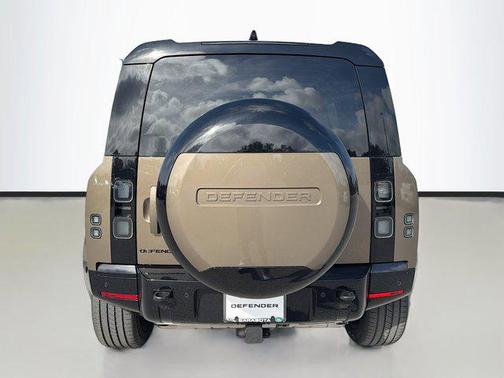 2026 Land Rover Defender P400 X-Dynamic SE