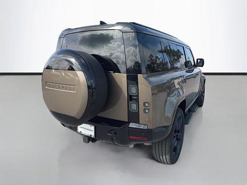 2026 Land Rover Defender P400 X-Dynamic SE