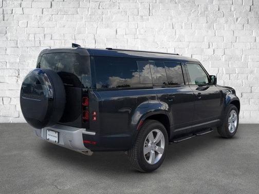 2025 Land Rover Defender 130 P400 S