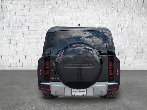 2025 Land Rover Defender 130 P400 S