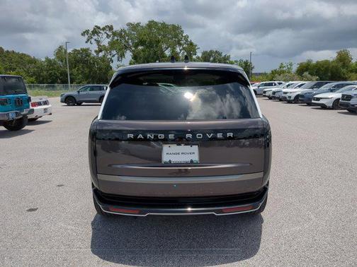 2025 Land Rover Range Rover P400 SE