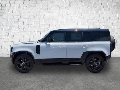 2025 Land Rover Defender 110 P500 X-Dynamic SE