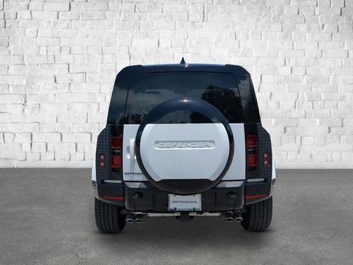 2025 Land Rover Defender 110 P500 X-Dynamic SE
