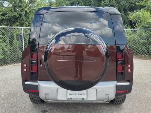 2025 Land Rover Defender 130 P300 S