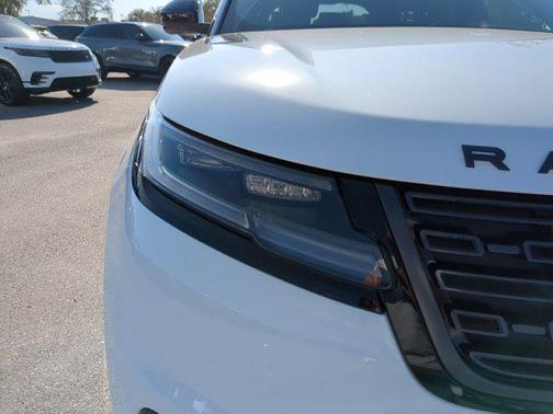 2026 Land Rover Range Rover Velar P250 SE R-Dynamic