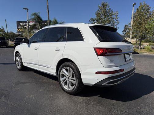 2023 Audi Q7 55 Premium Plus