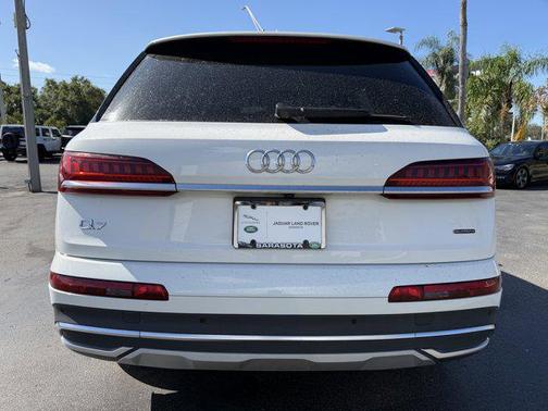 2023 Audi Q7 55 Premium Plus