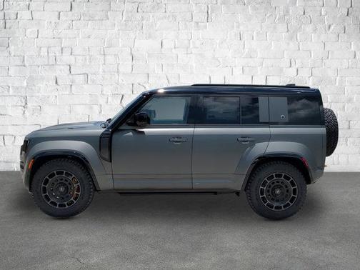2025 Land Rover Defender P635 OCTA Edition One